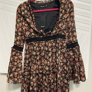 Mini Nasty gal dress. Floral print. Size: US 2